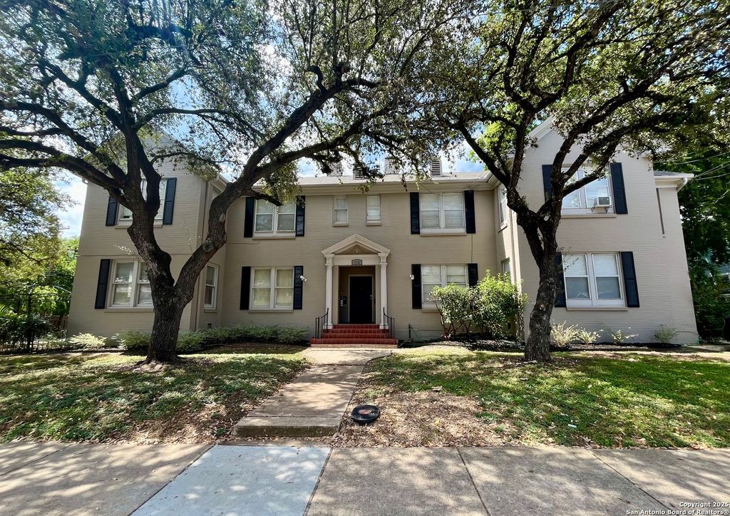 424 E Ashby Pl Apt 4, San Antonio, TX 78212