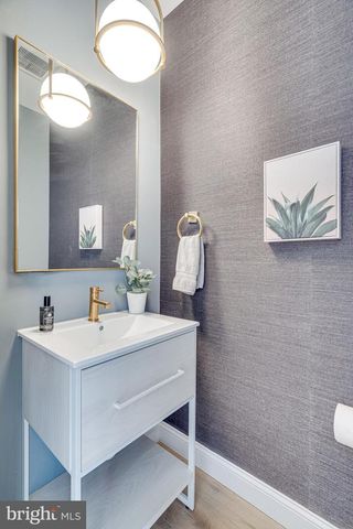 467 M ST NW #1, Washington, DC 20001