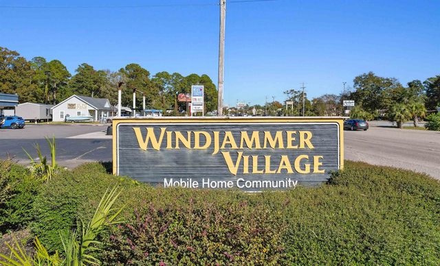 9 Topsail Ln., Murrells Inlet, SC 29576