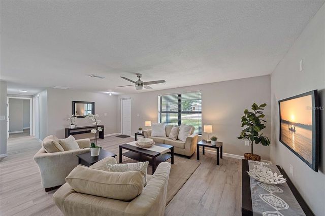 105 CLEMSON ROAD, Venice, FL 34293