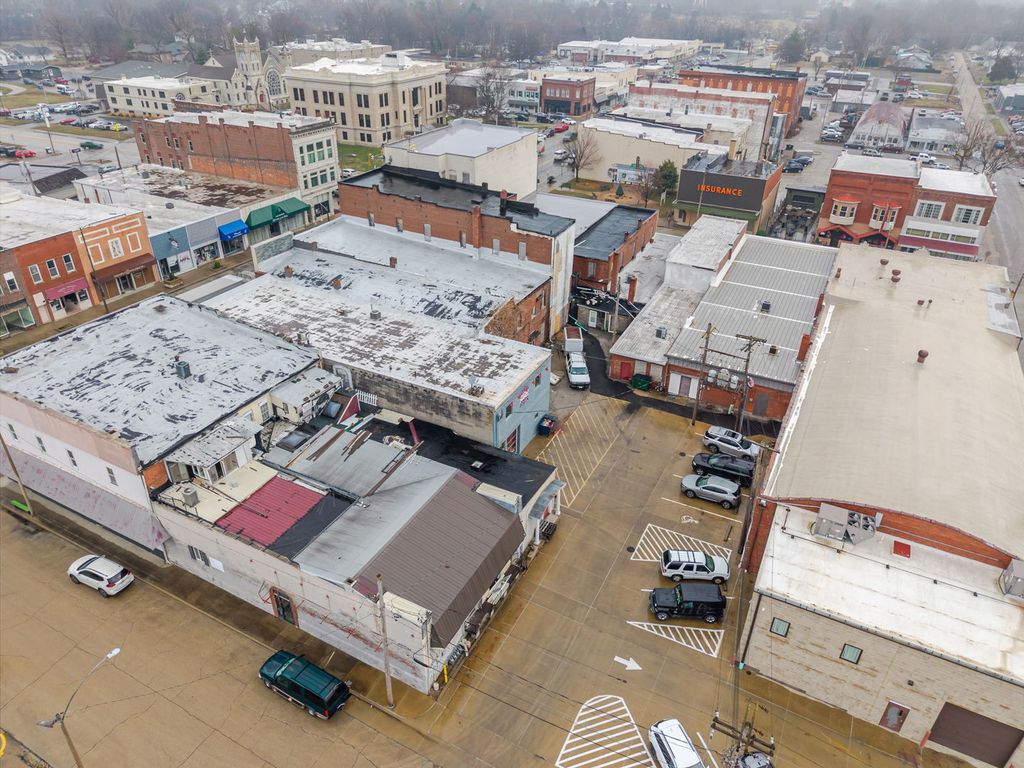 Image 25 of property listing at 115 W Main Street, Salem, IL 62881