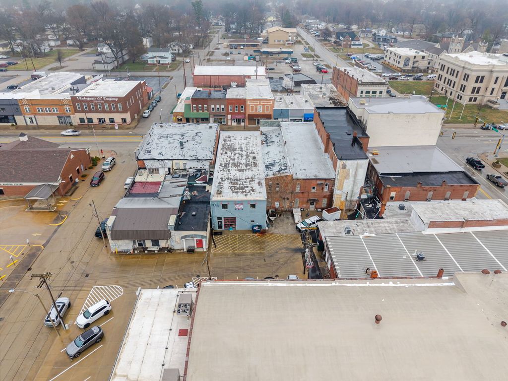 Image 26 of property listing at 115 W Main Street, Salem, IL 62881