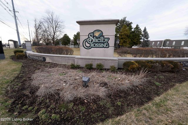 707 La Fontenay Ct, Louisville, KY 40223