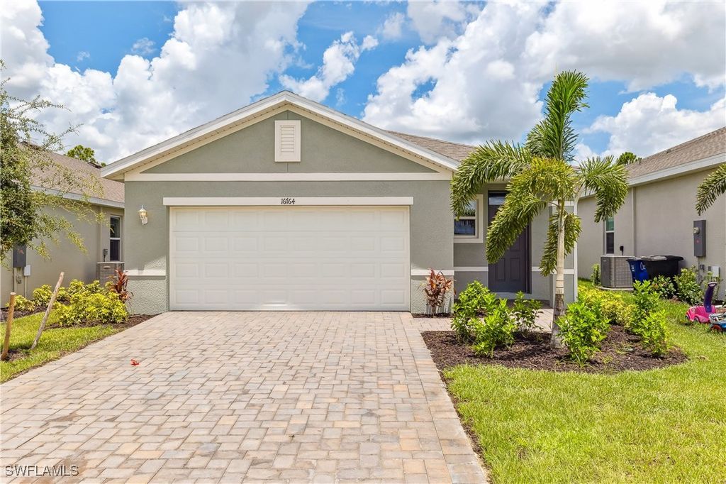 2695 STAR CORAL DR, North Fort Myers, FL 33903