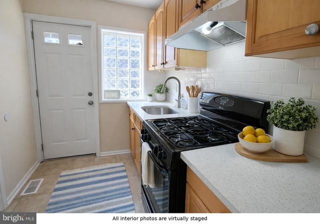 2712 S DARIEN ST, Philadelphia, PA 19148