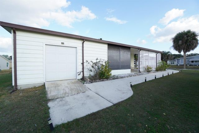 717 ROYAL PALM AVENUE, Lady Lake, FL 32159