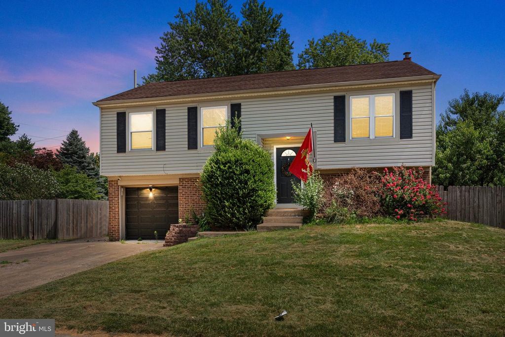 525 NEL DR, Fairless Hills, PA 19030