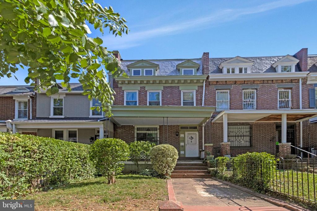 634 IRVING ST NW, Washington, DC 20010