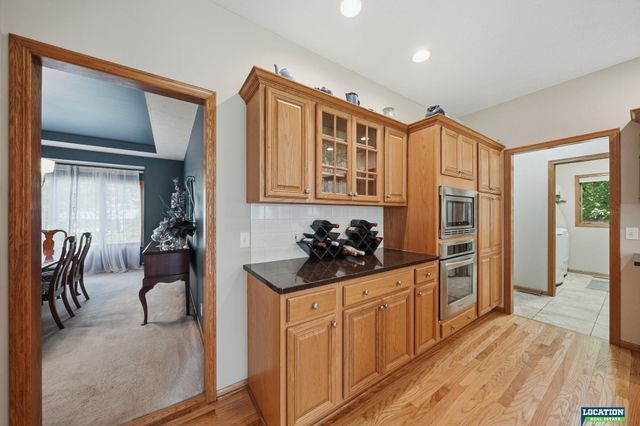 6424 Rolling Hills Boulevard, Lincoln, NE 68512