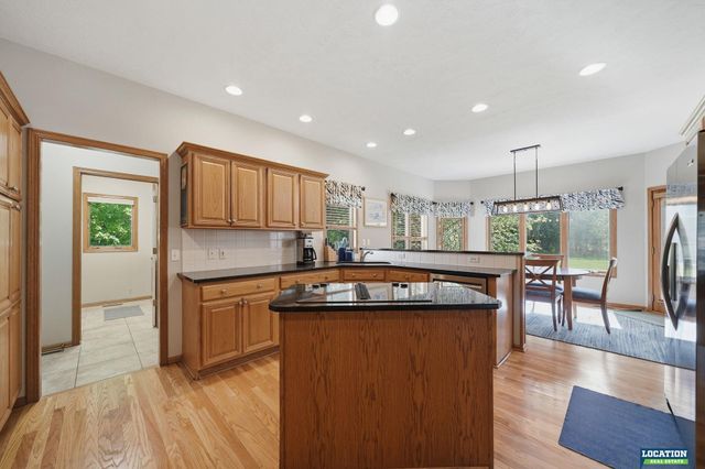 6424 Rolling Hills Boulevard, Lincoln, NE 68512