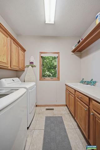 6424 Rolling Hills Boulevard, Lincoln, NE 68512