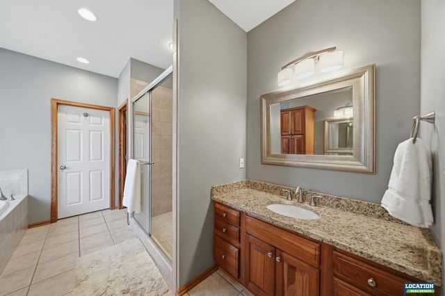 6424 Rolling Hills Boulevard, Lincoln, NE 68512