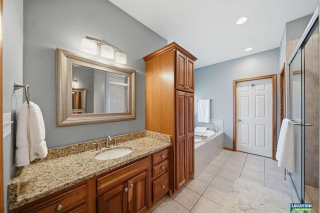 6424 Rolling Hills Boulevard, Lincoln, NE 68512