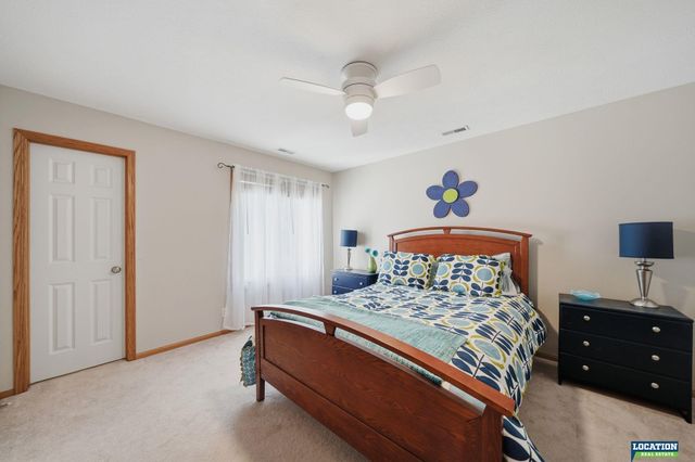 6424 Rolling Hills Boulevard, Lincoln, NE 68512