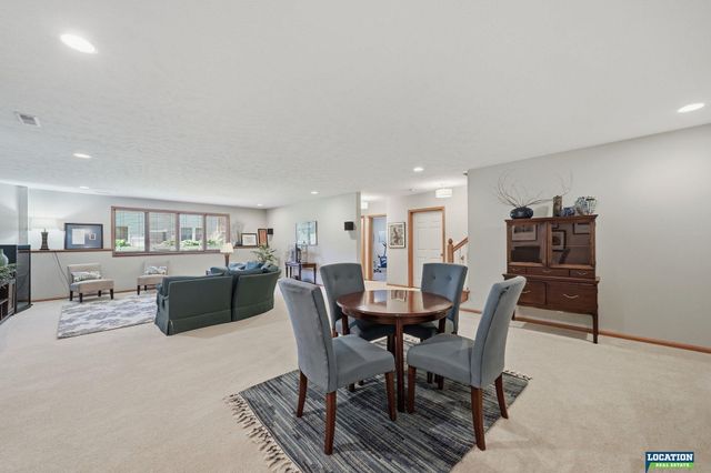 6424 Rolling Hills Boulevard, Lincoln, NE 68512