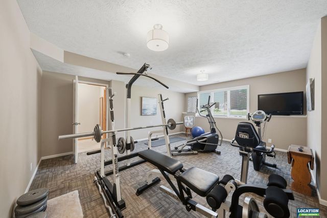 6424 Rolling Hills Boulevard, Lincoln, NE 68512