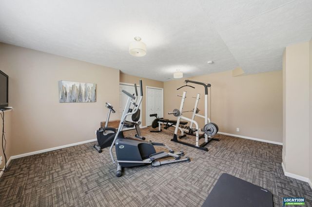 6424 Rolling Hills Boulevard, Lincoln, NE 68512
