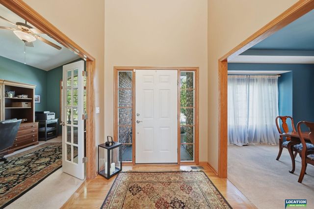 6424 Rolling Hills Boulevard, Lincoln, NE 68512