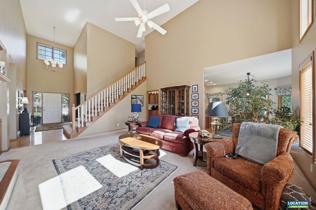 6424 Rolling Hills Boulevard, Lincoln, NE 68512