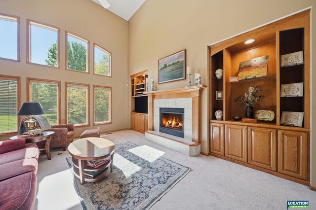 6424 Rolling Hills Boulevard, Lincoln, NE 68512