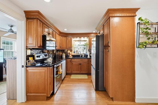 40 Rossi St, Methuen, MA 01844