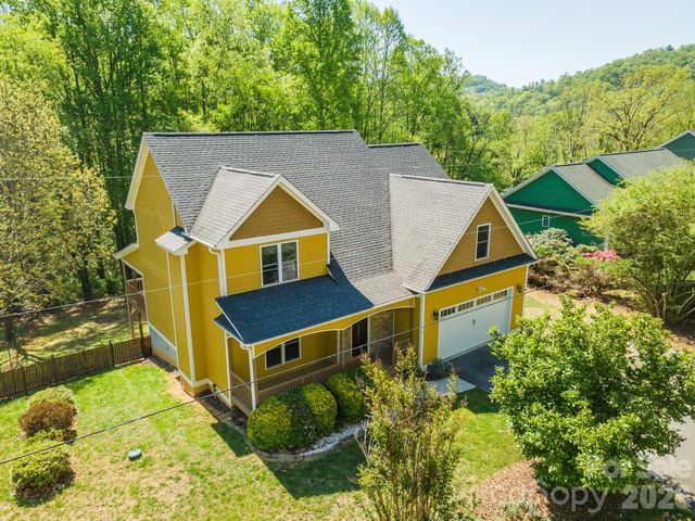 75 Noble Road, Fairview, NC 28730