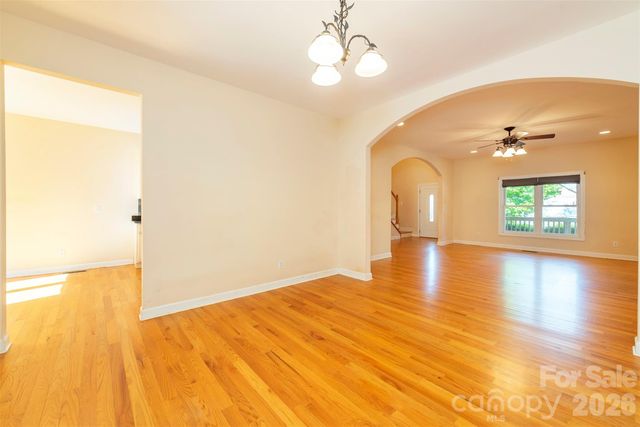 75 Noble Road, Fairview, NC 28730