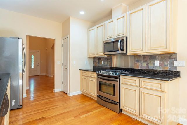 75 Noble Road, Fairview, NC 28730