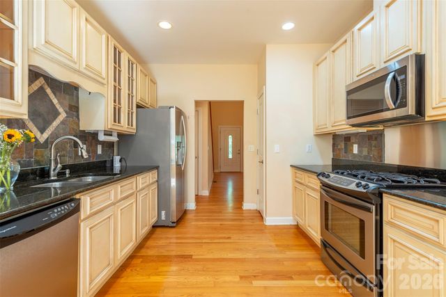 75 Noble Road, Fairview, NC 28730
