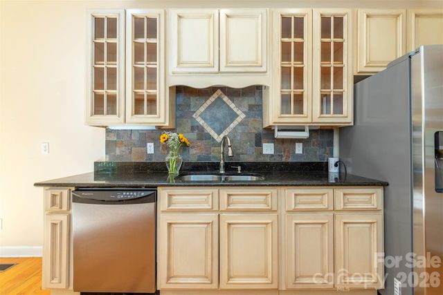 75 Noble Road, Fairview, NC 28730