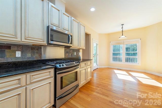 75 Noble Road, Fairview, NC 28730