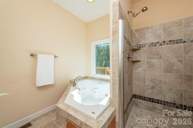 75 Noble Road, Fairview, NC 28730