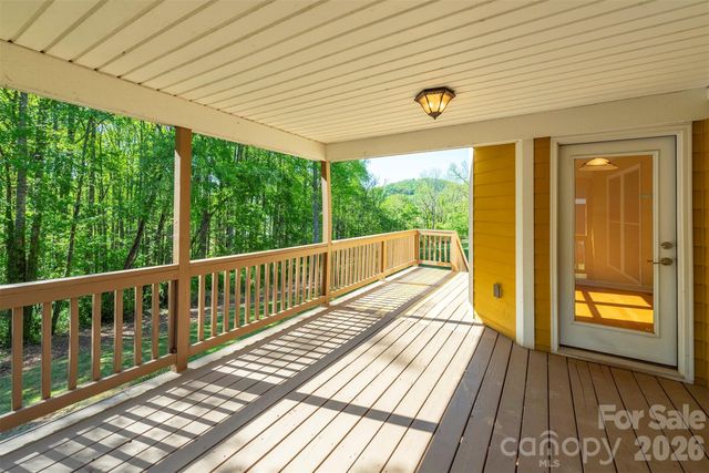 75 Noble Road, Fairview, NC 28730