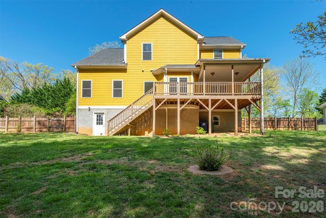 75 Noble Road, Fairview, NC 28730