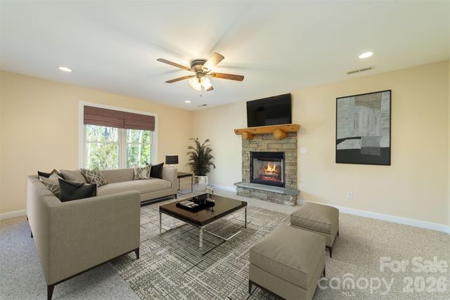 75 Noble Road, Fairview, NC 28730