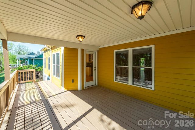 75 Noble Road, Fairview, NC 28730