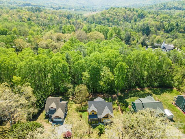 75 Noble Road, Fairview, NC 28730