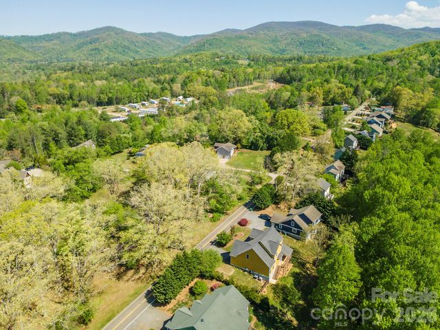 75 Noble Road, Fairview, NC 28730