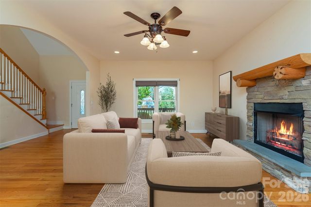 75 Noble Road, Fairview, NC 28730