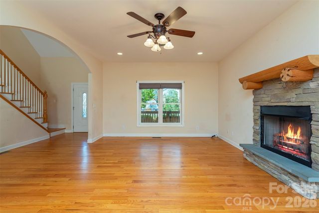 75 Noble Road, Fairview, NC 28730