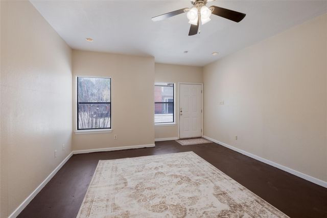 1221 W Hopkins ST 16, San Marcos, TX 78666