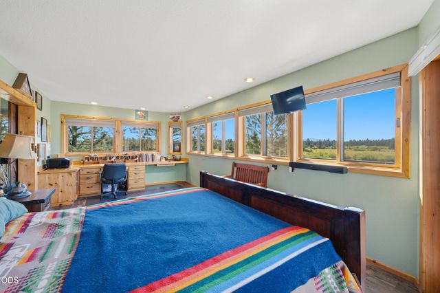 16760 Doe Place, La Pine, OR 97739