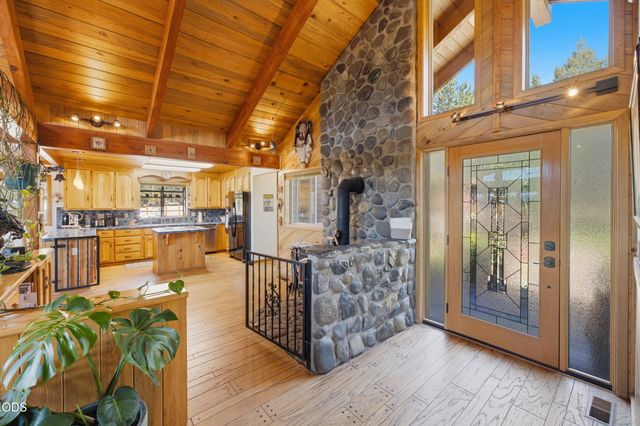 16760 Doe Place, La Pine, OR 97739