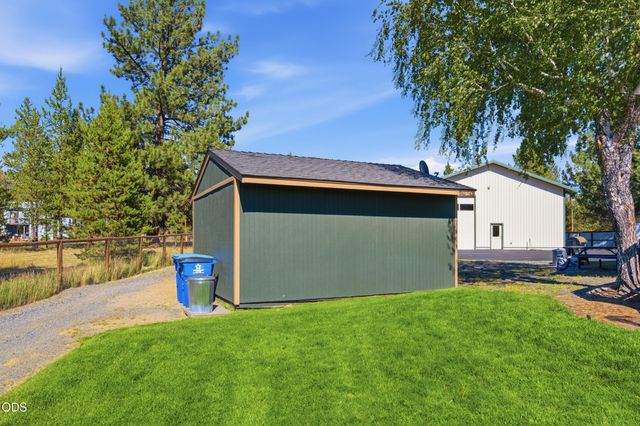 16760 Doe Place, La Pine, OR 97739