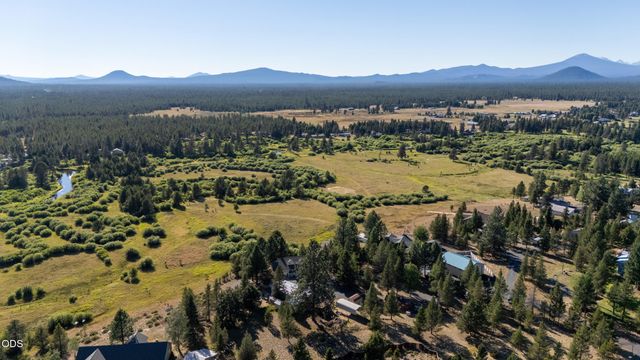 16760 Doe Place, La Pine, OR 97739