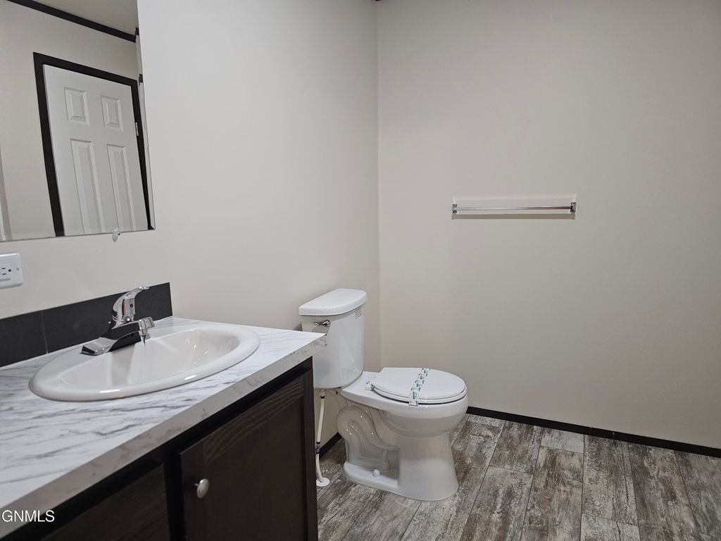 2037 9th Avenue W, Williston, ND 58801 photo 13