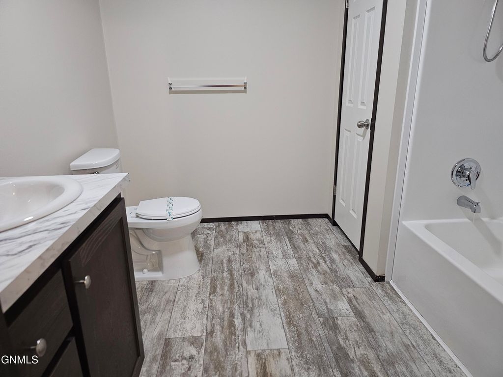 2037 9th Avenue W, Williston, ND 58801 photo 14