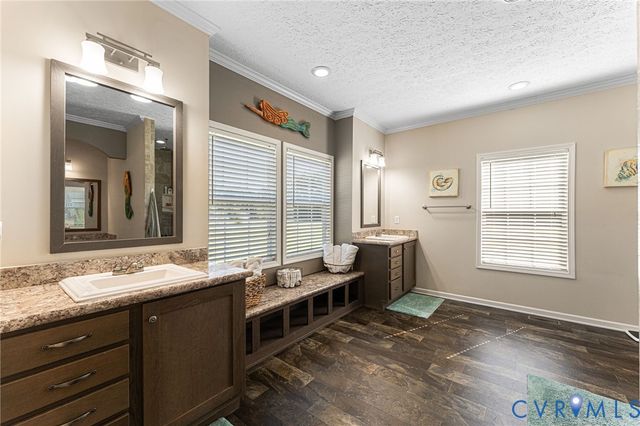 1152 Richmond Hill Rd, Warsaw, VA 22572