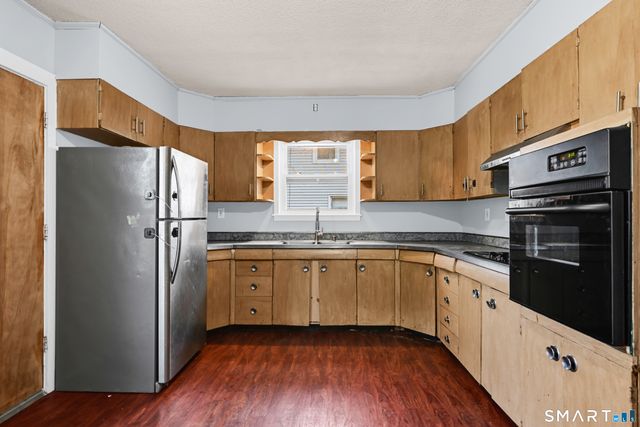 25 Hartford Avenue, Enfield, CT 06082
