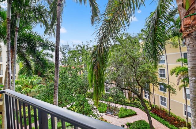 630 S SAPODILLA Avenue 412, West Palm Beach, FL 33401